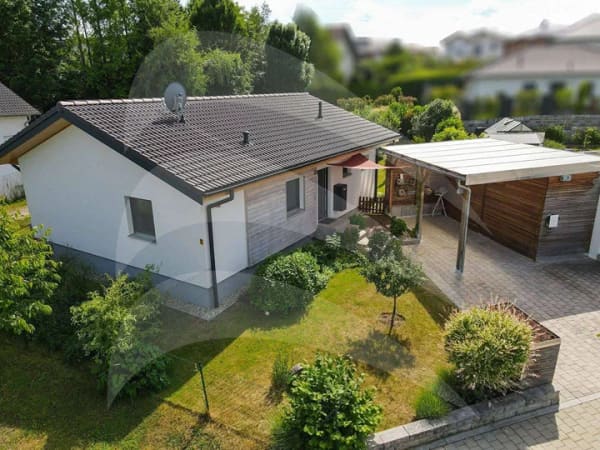 Immobilie in Mallersdorf-Pfaffenberg - Moderner Bungalow mit stilvollem Garten und nachhaltigem Energiekonzept - Bild 3