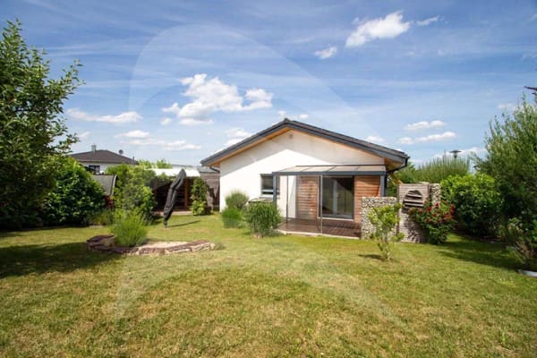 Immobilie in Mallersdorf-Pfaffenberg - Moderner Bungalow mit stilvollem Garten und nachhaltigem Energiekonzept - Bild 4