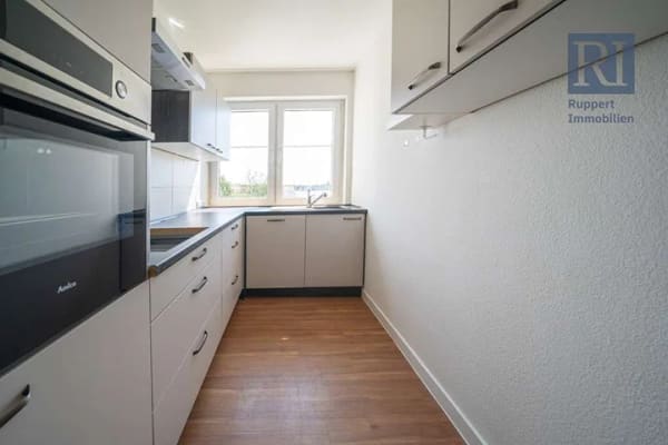 Immobilie in Waldbüttelbrunn - Sanierte, großzügige 3-Zimmerwohnung mit Balkon - Bild 1