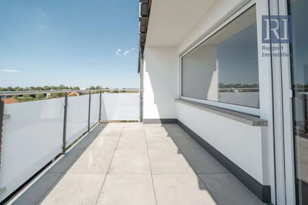 Immobilie in Waldbüttelbrunn - Sanierte, großzügige 3-Zimmerwohnung mit Balkon - Bild 3