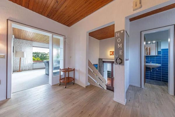 Immobilie in Osterrönfeld - Einfamilienhaus in Hanglage mit Blick über die angrenzenden Wiesen - Bild 4