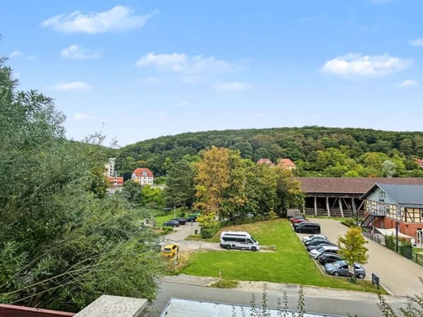 Immobilie in Bad Salzdetfurth - Attraktives Mehrfamilienhaus in zentraler Hanglage mit fünf Garagen in Bad Salzdetfurth - Bild 1