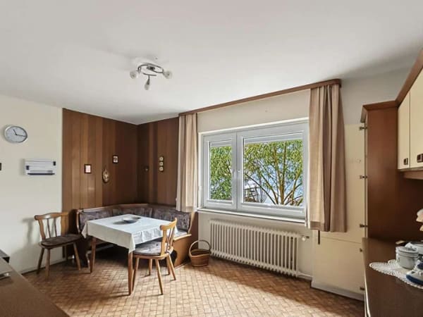 Immobilie in Bad Salzdetfurth - Attraktives Mehrfamilienhaus in zentraler Hanglage mit fünf Garagen in Bad Salzdetfurth - Bild 4