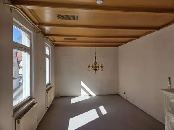 Immobilie in Schwäbisch Gmünd - 5-Zimmer-Eigentumswohnung mit ca. 135 m² in zentrumsnaher Lage von Schwäbisch Gmünd - Bild 2