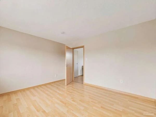 Immobilie in Büdingen - Gemütliche Dachgeschosswohnung mit Balkon und besonderem Wohncharakter - Bild 3