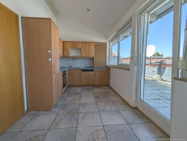 Immobilie in Weilheim in Oberbayern - ÜBER DEN DÄCHERN DER ALTSTADT - MIT GROSSER DACHTERRASSE & OBERLICHTERN - Bild 3