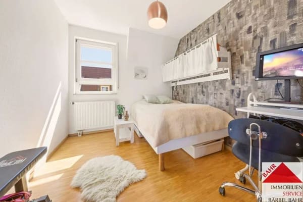 Immobilie in Magstadt - Ihr neuer Lieblingsplatz? 3 Zimmer mit Westbalkon & eigenem Zugang - Bild 2