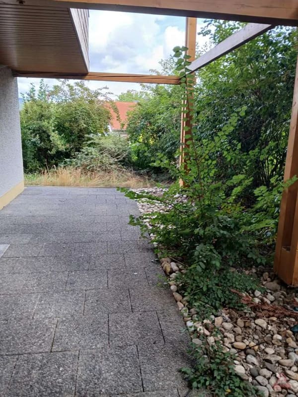 Immobilie in Willmering - Zwei Zimmer plus Extraraum: Wohnung mit Südost-Terrasse und eigenem Garten - Bild 0