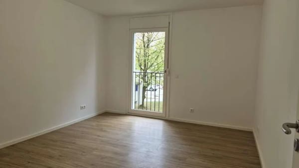 Immobilie in Putzbrunn - von privat: große 3,5-Zimmer-Wohnung in Putzbrunn - modernisiert und planungsicher durch Fernwärme - Bild 3