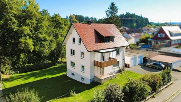 Immobilie in Heimenkirch - Mehrfamilienhaus mit Perspektive- großzügig, gepflegt und sofort nutzbar! - Bild 2