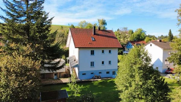 Immobilie in Heimenkirch - Mehrfamilienhaus mit Perspektive- großzügig, gepflegt und sofort nutzbar! - Bild 3