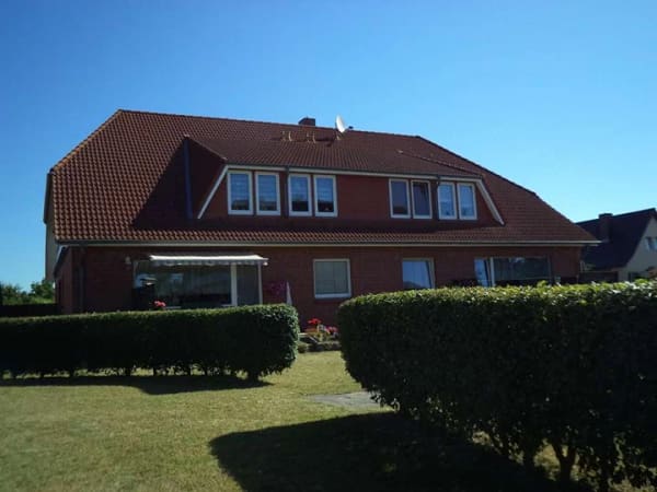 Immobilie in Neukloster - sehr gepflegtes Haus, ruhige Lage mit Sonnenterrassen u. Balkonen-1 WE wird frei v. 6 insgesamt - Bild 3