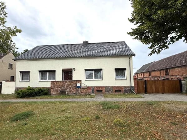 Immobilie in Sonnenberg - großer 4-Seitenhof mit Wohnhaus Scheune und viel Nebengelass - Bild 0
