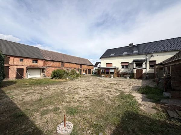 Immobilie in Sonnenberg - großer 4-Seitenhof mit Wohnhaus Scheune und viel Nebengelass - Bild 2