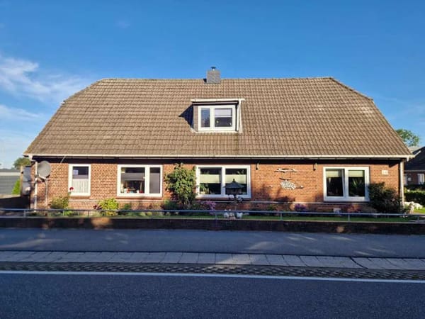 Immobilie in Hattstedt - Platzwunder in Hattstedt: Großzügiges Wohnen mit Mieteinnahme
 - Bild 2