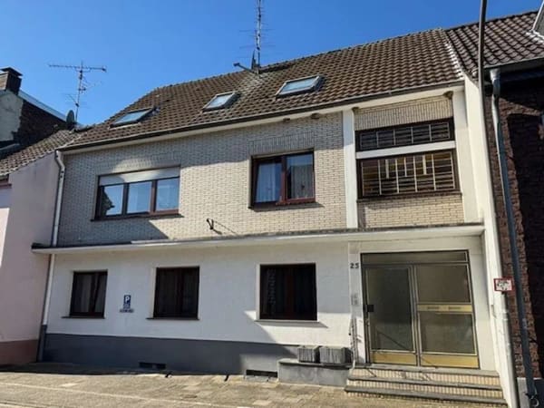 Immobilie in Willich - Einfamilienhaus incl. 4 Garagen und vielen Möglichkeiten - Provisionsfrei vom Eigentümer - Bild 0