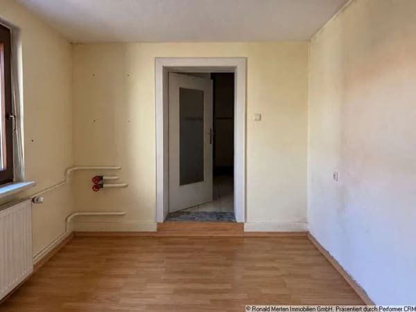 Immobilie in Tonna - Schönes Einfamilienhaus mit Entwicklunspotential - Bild 2