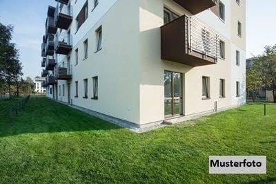 Immobilie in Grünstadt - Zwei- und Einfamilienhaus, Scheune und Gartenanlage - Bild 0