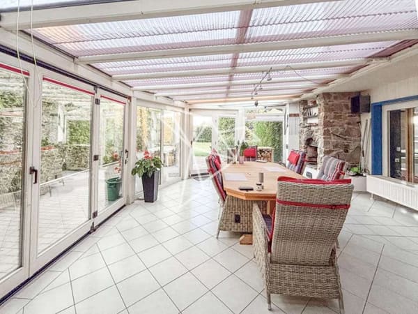 Immobilie in Linden - Außergewöhnliches Wohnhaus mit Spa-Bereich und Gartenidylle in Linden! - Bild 0