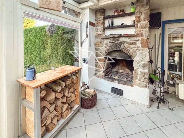 Immobilie in Linden - Außergewöhnliches Wohnhaus mit Spa-Bereich und Gartenidylle in Linden! - Bild 1