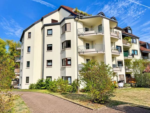 Immobilie in Bad Homburg vor der Höhe - Helles Apartment
mit Einbauküche, Balkon & Tiefgaragenstellplatz - Bild 4