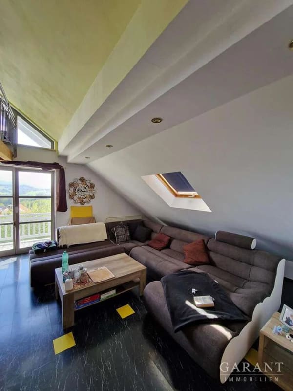 Immobilie in Hutthurm - Kapitalanlage mit Weitblick - ca. 71 mÂ² Maisonette, Balkon & Tiefgarage - Bild 2