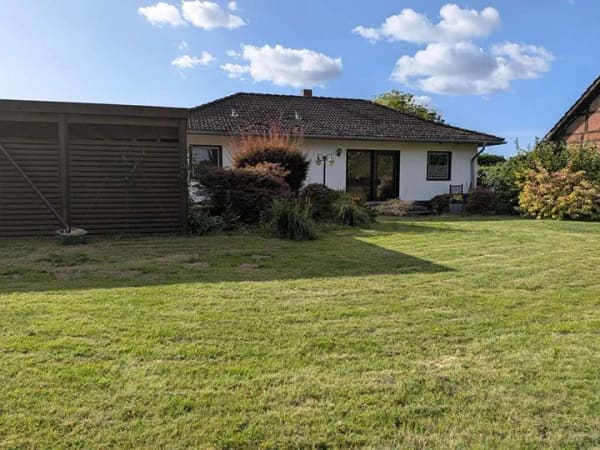 Immobilie in Petershagen - Einfamilienhaus auf großem Grundstück - Bild 1