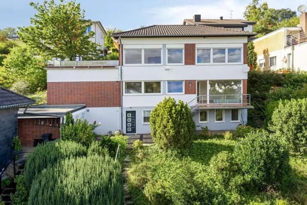 Immobilie in Wachtberg - Haus mit herrlichem Panoramablick & Ausbaupotenzial - Wachtberg-Niederbachem - Bild 1