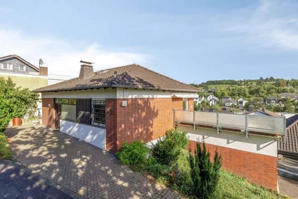 Immobilie in Wachtberg - Haus mit herrlichem Panoramablick & Ausbaupotenzial - Wachtberg-Niederbachem - Bild 3