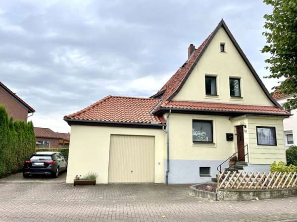 Immobilie in Bad Münder am Deister - „Kleines Haus, großes Potenzial – Charmante Doppelhaushälfte mit Garage und Garten“ - Bild 0