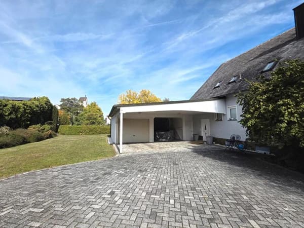 Immobilie in Luhe-Wildenau - Zweifamilienhaus in Oberwildenau mit Platz für die ganze Familie - Bild 0