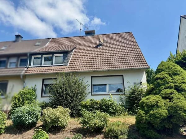 Immobilie in Halver - Schöne Doppelhaushälfte auf zwei Etagen mit Garten in Halver - Bild 0