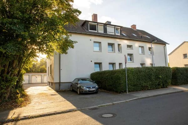 Immobilie in Werl - Renditeobjekt:  Modernisiertes 6-Familien-Haus in ruhiger Lage von Werl auf Erbbaugrundstück - Bild 0