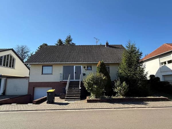 Immobilie in Gau-Algesheim - Ein Zuhause mit Potenzial - Bungalow mit großem Grundstück in Ockenheim - Bild 0
