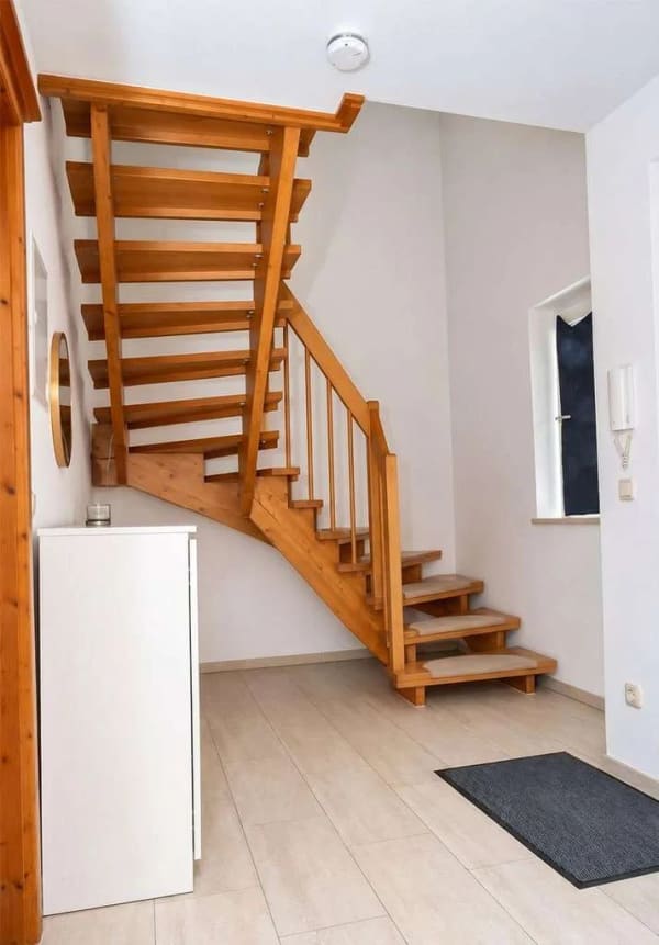 Immobilie in Hausham - 2-Zi-Maisonette mit Balkon in Hausham - ca. 63 m², provisionsfrei, ca. ab 01.01.27 verfügbar - Bild 2