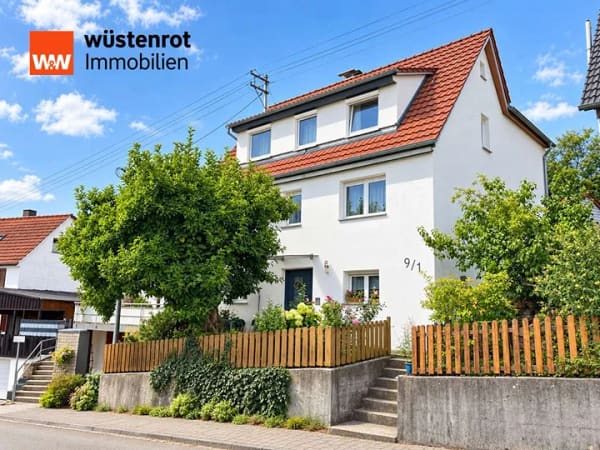 Immobilie in Albershausen - Wohnen mit Seele – liebevoll saniertes Einfamilienhaus mit idyllischem Garten und Dachterrasse - Bild 0