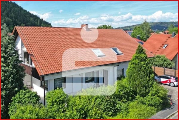 Immobilie in Kronach - Ruhiges Wohnen im Grünen mit viel Platz! - Bild 0
