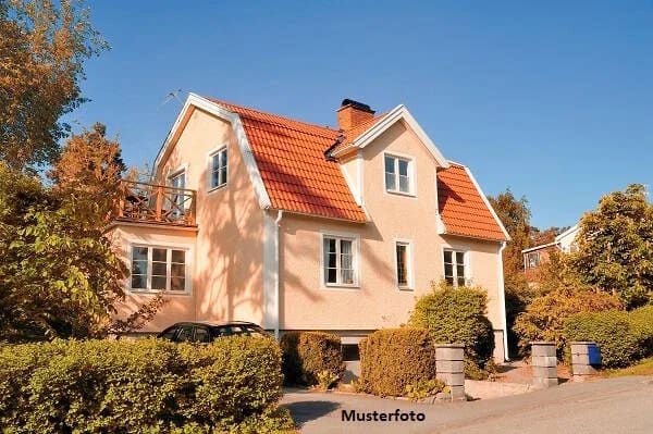 Immobilie in Wetzlar - Wohnhaus mit Praxis und Wohnung im Nebenbau - Bild 0