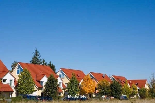 Immobilie in Aßlar - Freistehendes Wohnhaus mit Garage und Garten - Bild 0
