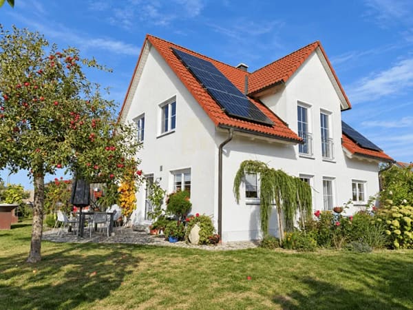 Immobilie in Markt Taschendorf - Einzigartiges Einfamilienhaus im Landhausstil - Bild 0
