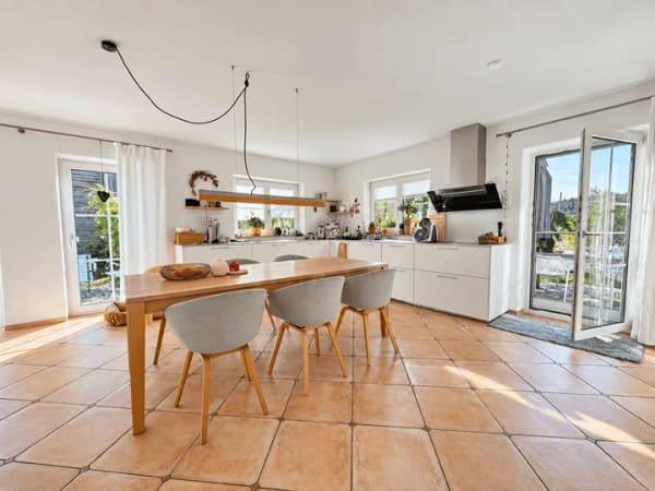 Immobilie in Markt Taschendorf - Einzigartiges Einfamilienhaus im Landhausstil - Bild 1