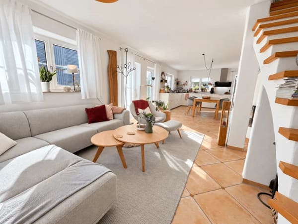 Immobilie in Markt Taschendorf - Einzigartiges Einfamilienhaus im Landhausstil - Bild 3