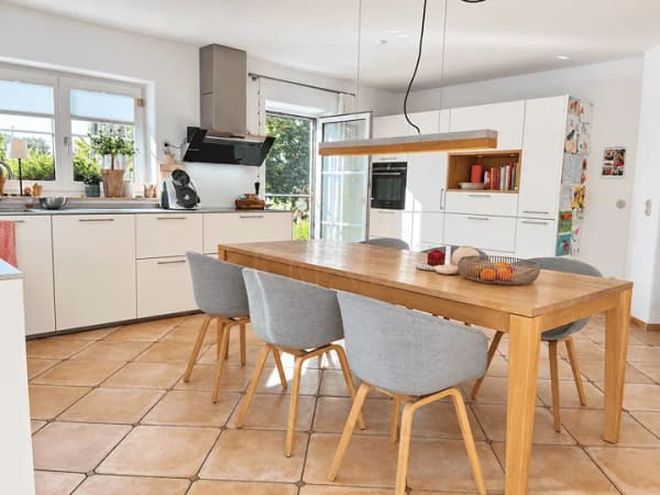 Immobilie in Markt Taschendorf - Einzigartiges Einfamilienhaus im Landhausstil - Bild 4