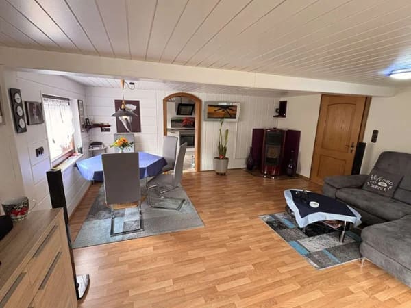 Immobilie in Kirchen (Sieg) - Familienfreundliche Doppelhaushälfte mit neuer Wärmepumpe, Terrassen, Garten, Garage und Carport  - Bild 3