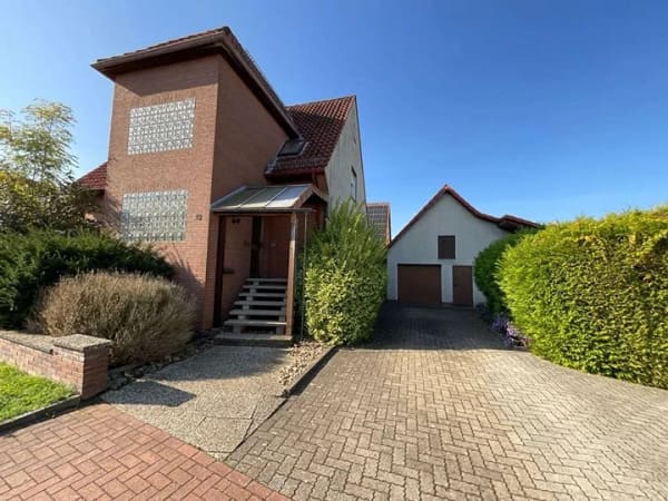 Immobilie in Nienstädt - Ein- bis Zweifamilienhaus mit möglichem Baugrundstück - Bild 0