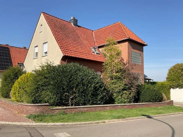 Immobilie in Nienstädt - Ein- bis Zweifamilienhaus mit möglichem Baugrundstück - Bild 1