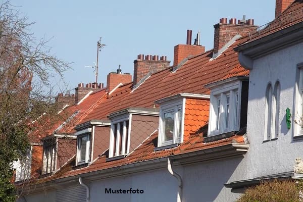 Immobilie in Burgkirchen an der Alz - Einfamilien-Reihenendhaus, Wintergarten, Terrasse, Balkon - Bild 0