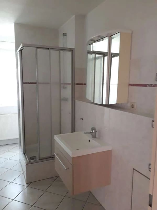 Immobilie in Augustusburg - 2 Wohnungen im 1. OG mit Balkon zu verkaufen | Gesamtpaket aus 3 Einheiten für 235.000 € - Bild 2