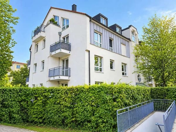 Immobilie in Aschheim - Wohnkomfort mit Morgensonne – attraktive, kleine 2-Zi.-Wohnung mit Ost-Balkon - Bild 0