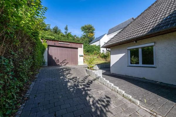 Immobilie in Glücksburg - Glücksburg: sanierungsbedürftiges Einfamilienhaus in sehr guter Lage - Bild 2